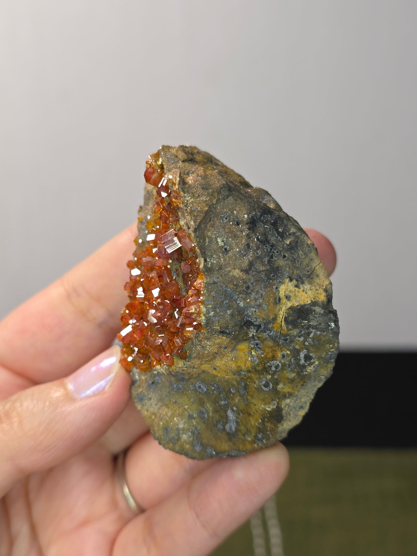 Vanadinite on Matrix Cluster