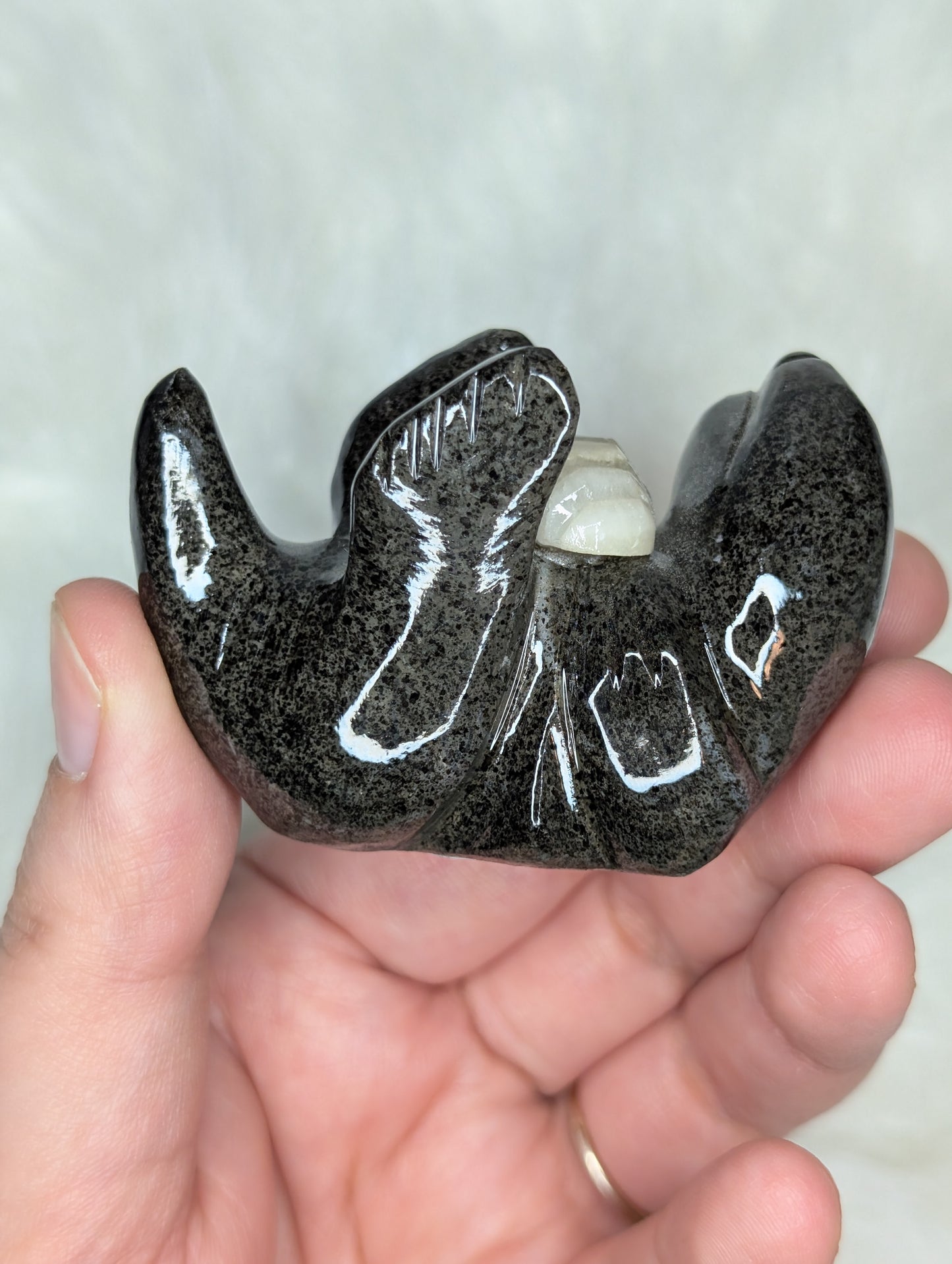 Marble Sea Otter Carving BX65