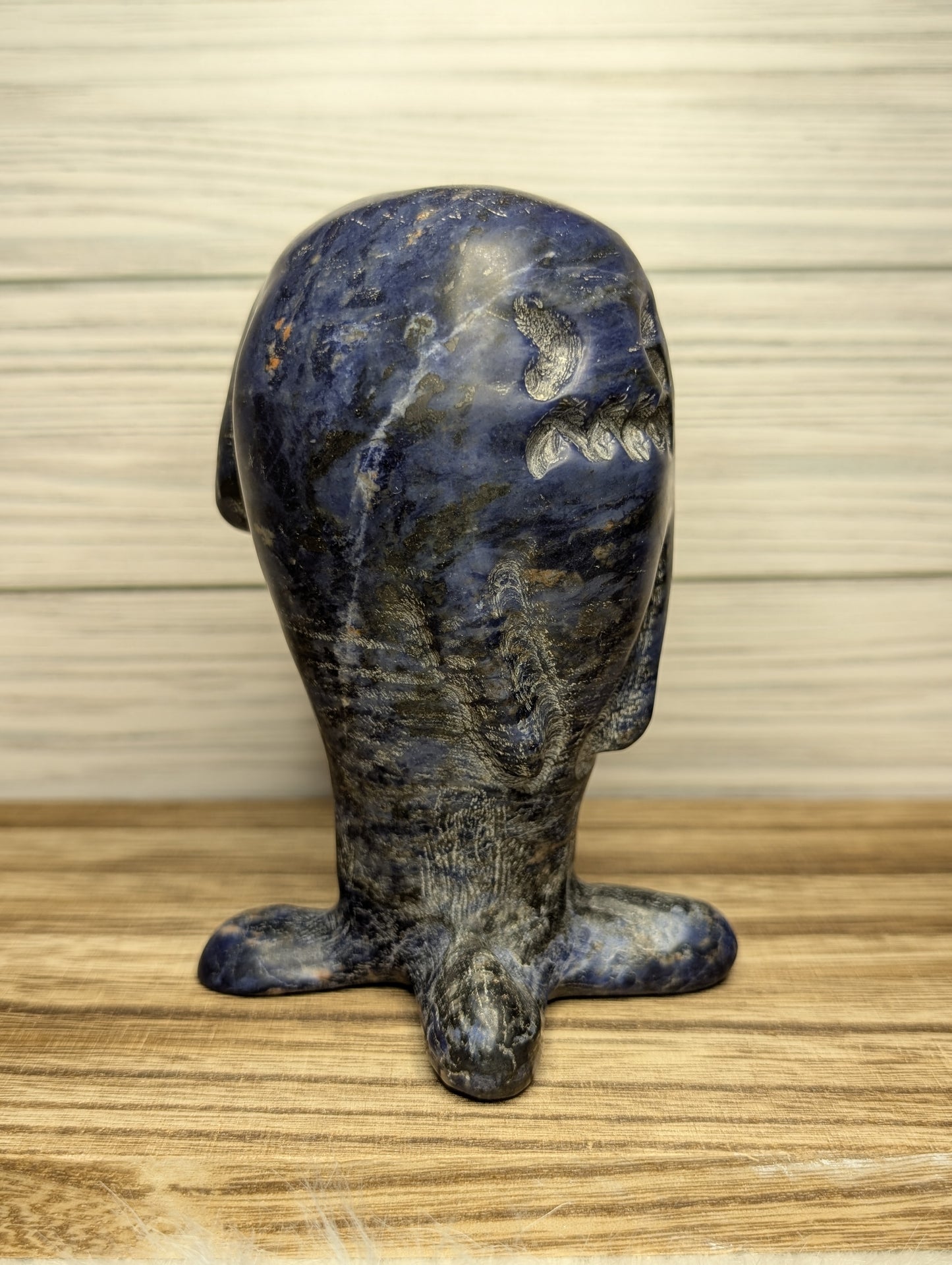 Sodalite Wobbuffet Carving
