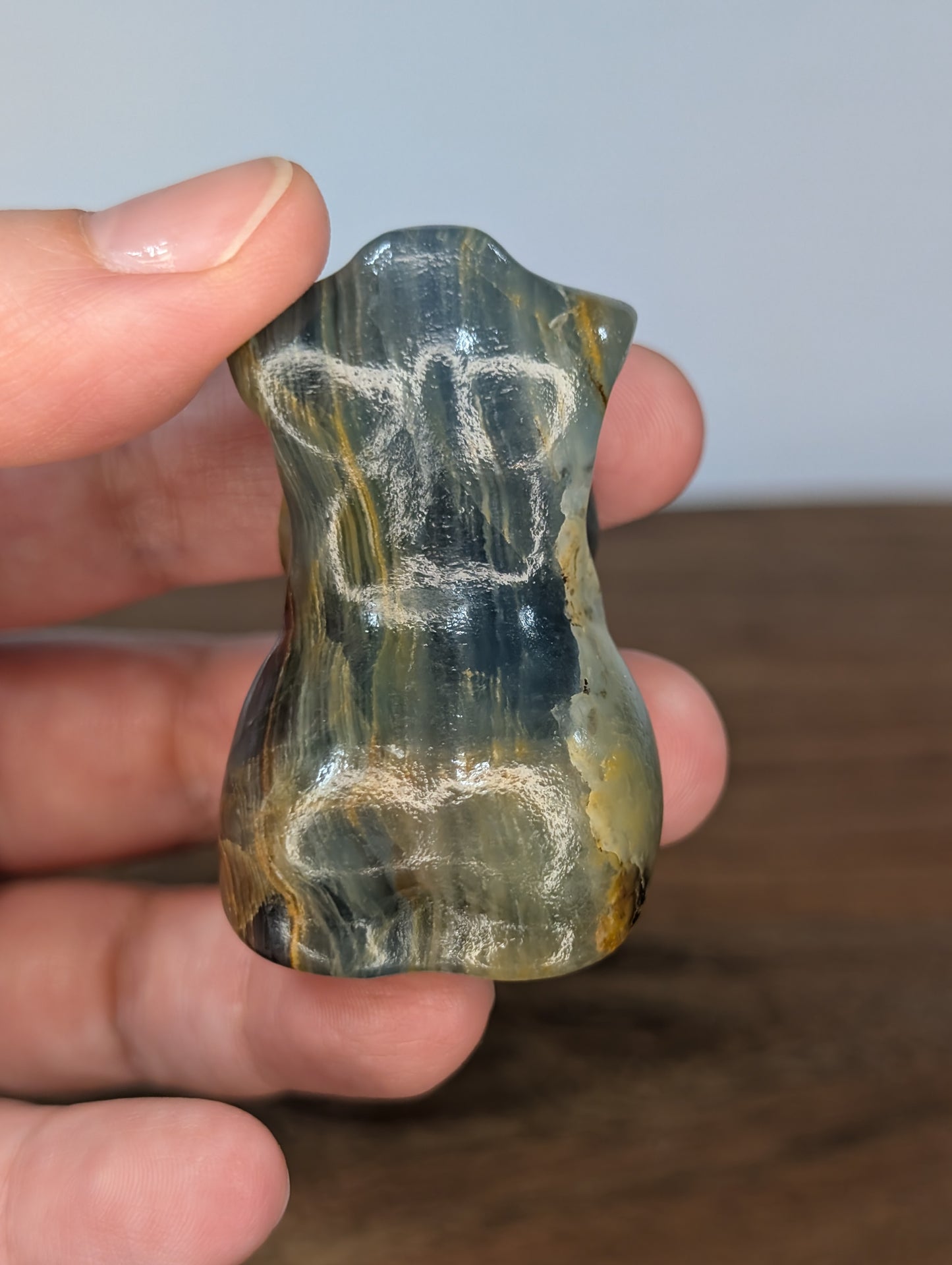 Blue Onyx Goddess Body Carving (BQ31)