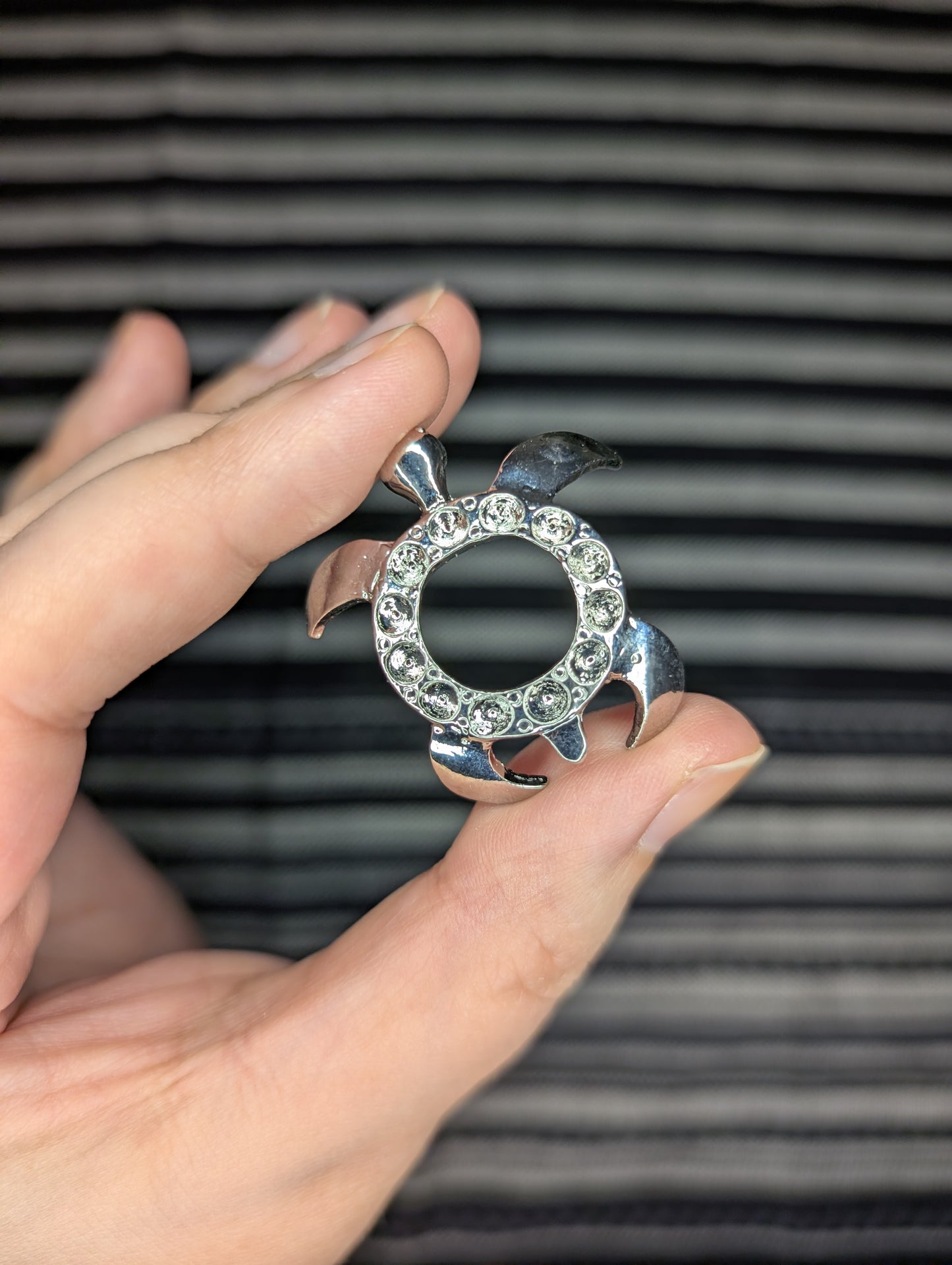 Silver Metal Turtle Mini Sphere Stand