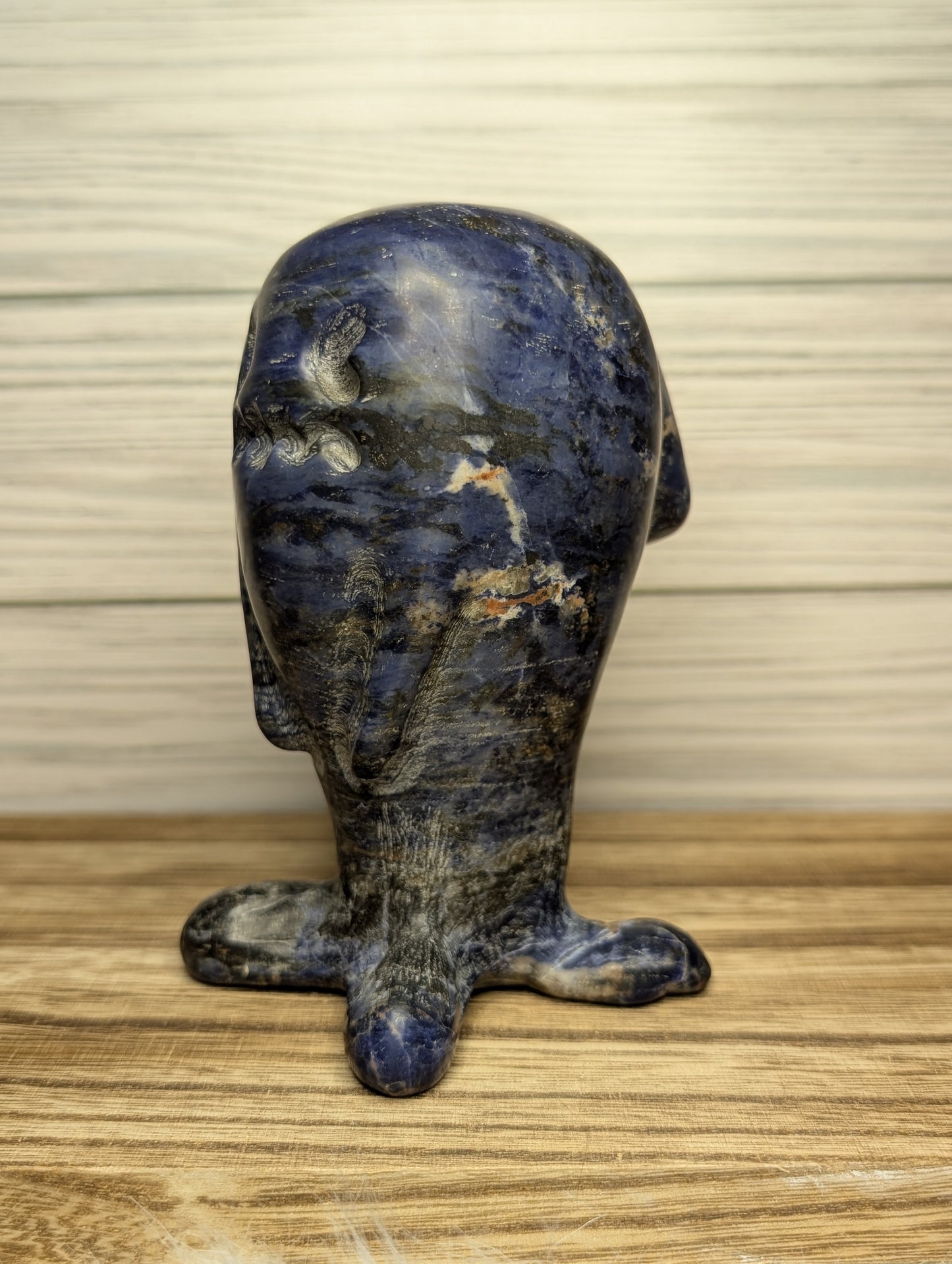 Sodalite Wobbuffet Carving