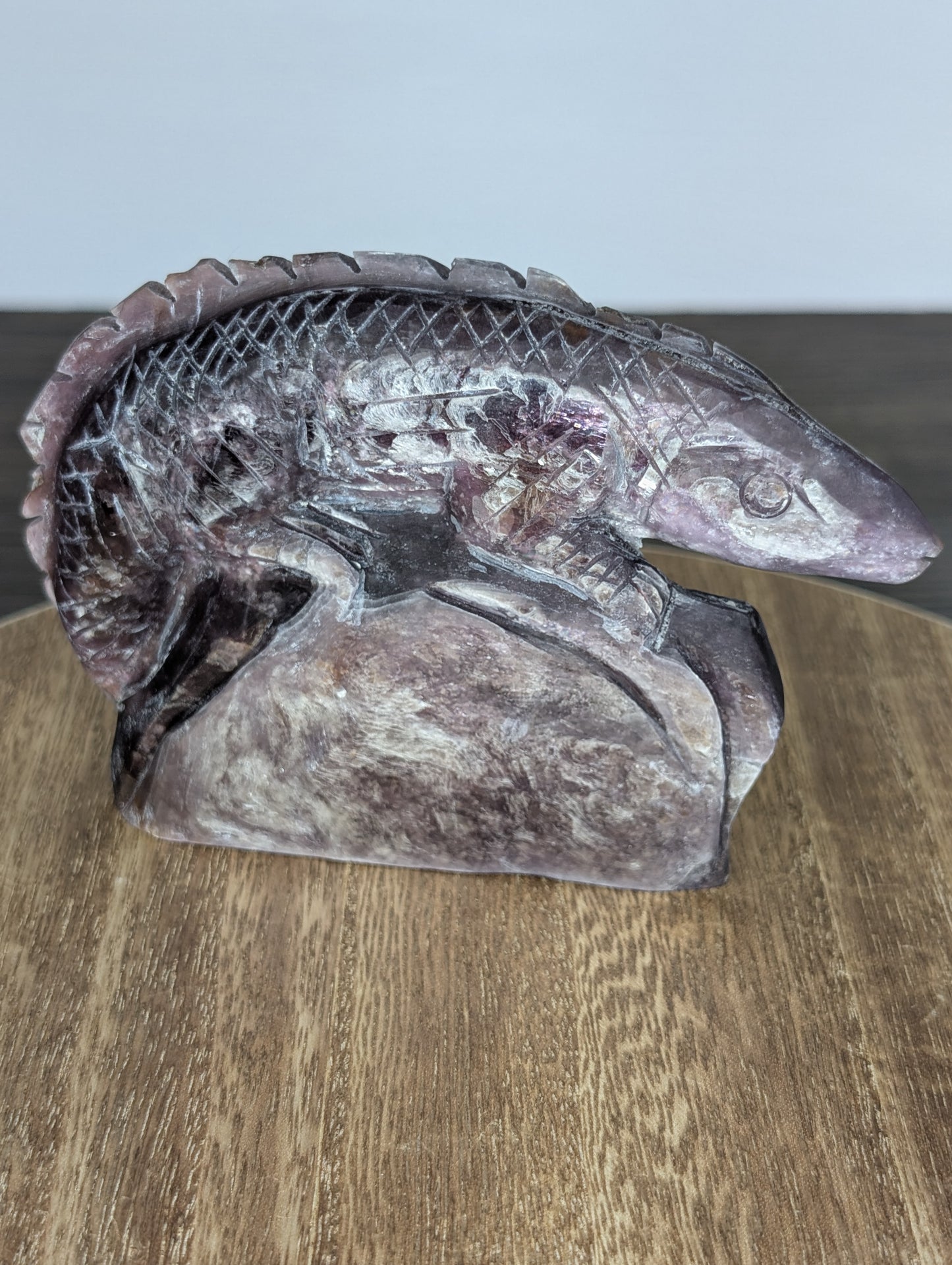 Gem Lepidolite Lizard Carving (BT35)