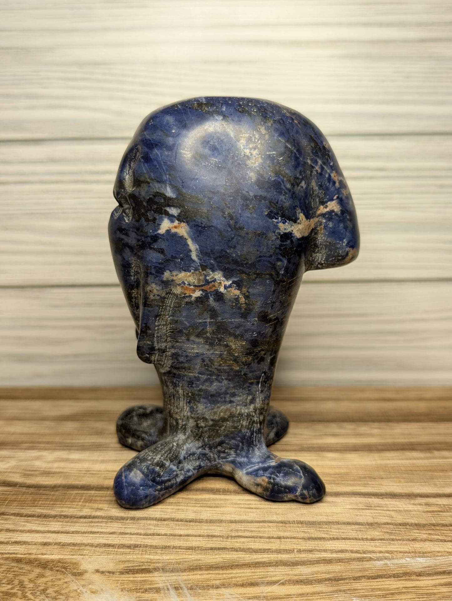 Sodalite Wobbuffet Carving