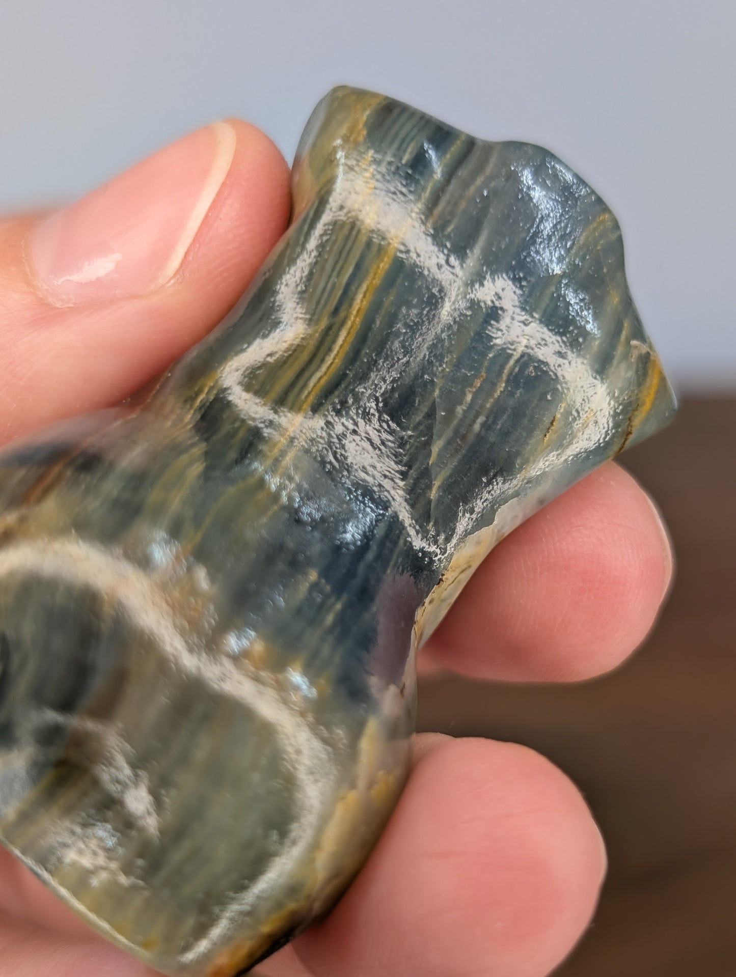 Blue Onyx Goddess Body Carving (BQ31)