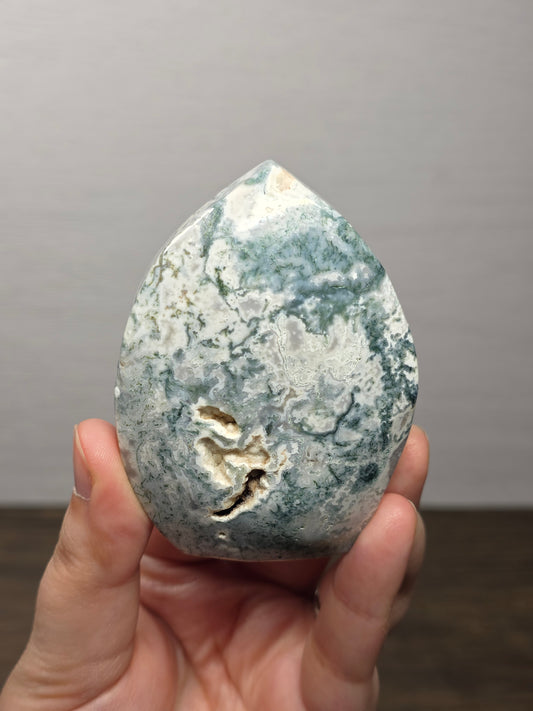 Moss Agate Teardrop/Flame Point