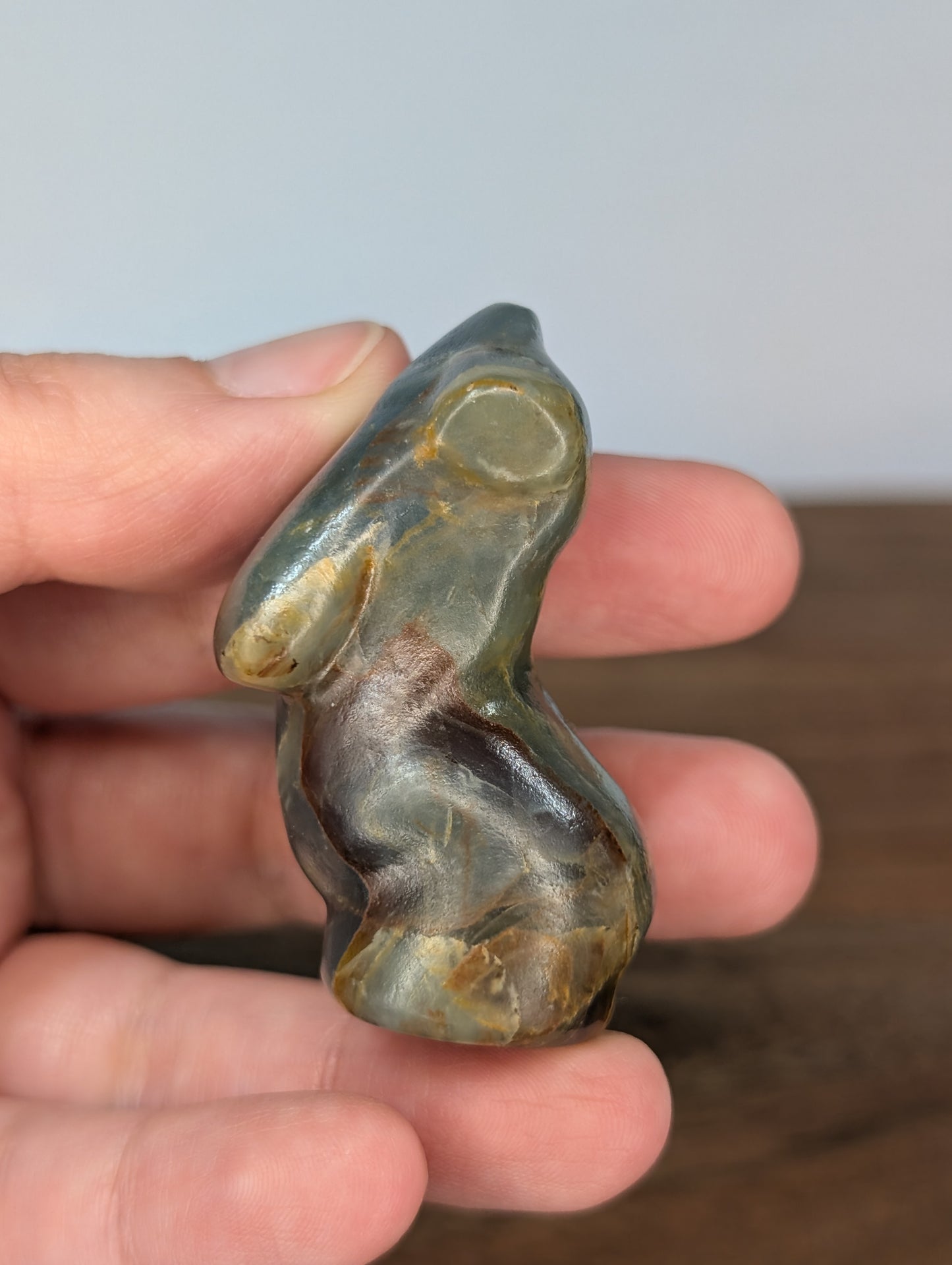Blue Onyx Goddess Body Carving (BQ31)