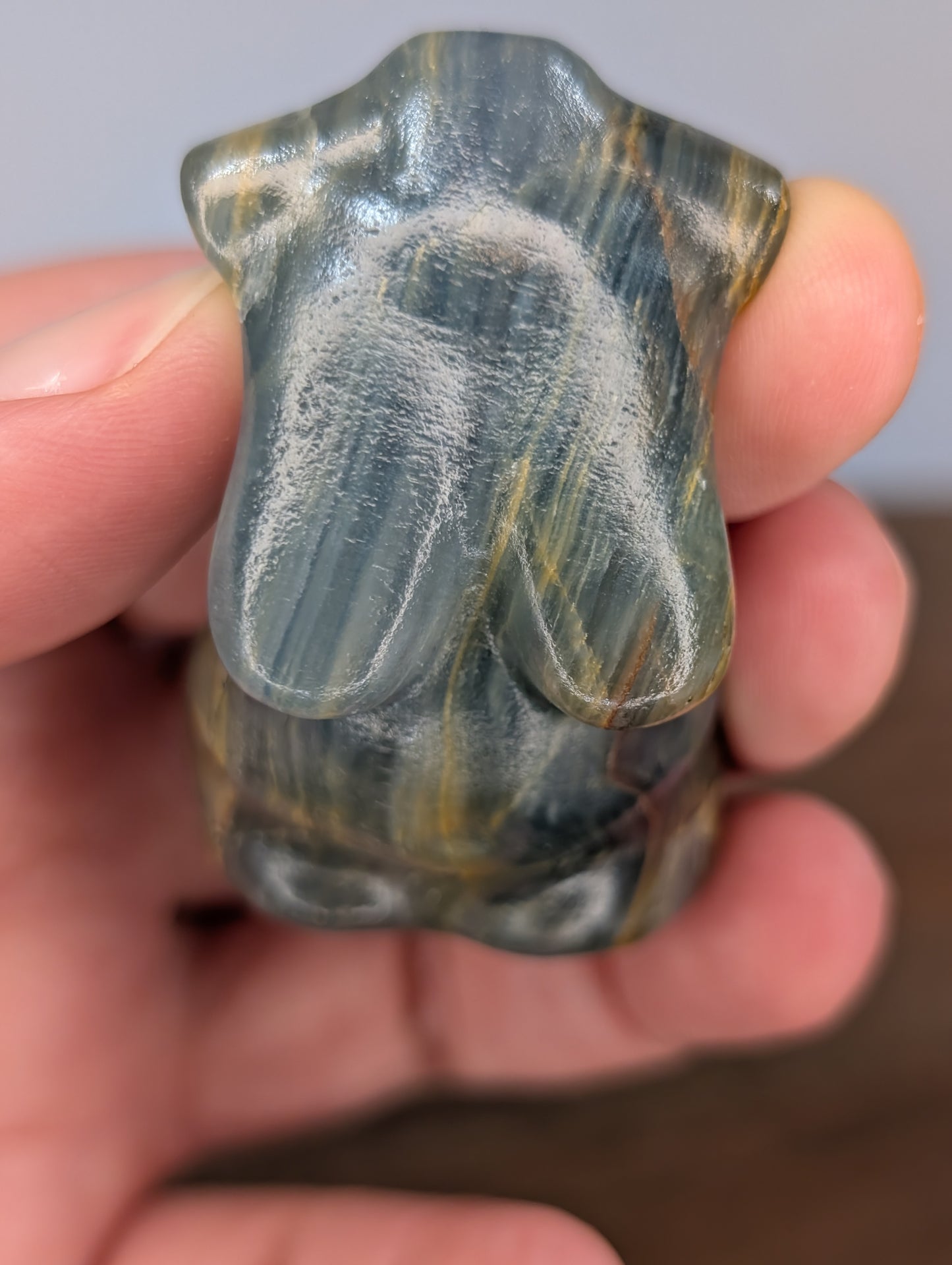 Blue Onyx Goddess Body Carving (BQ31)