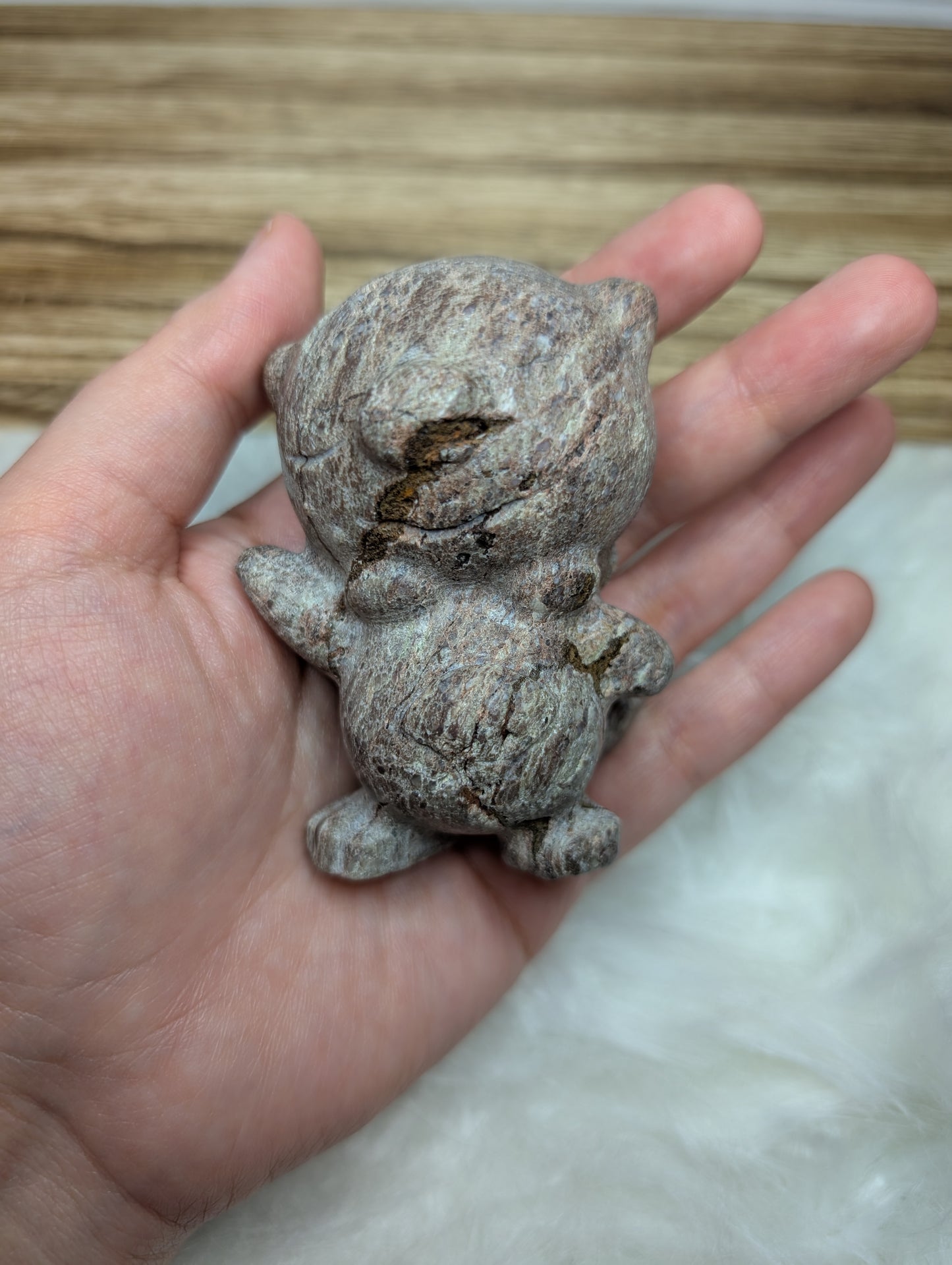 Mystery Material Oshawott Carving Q25