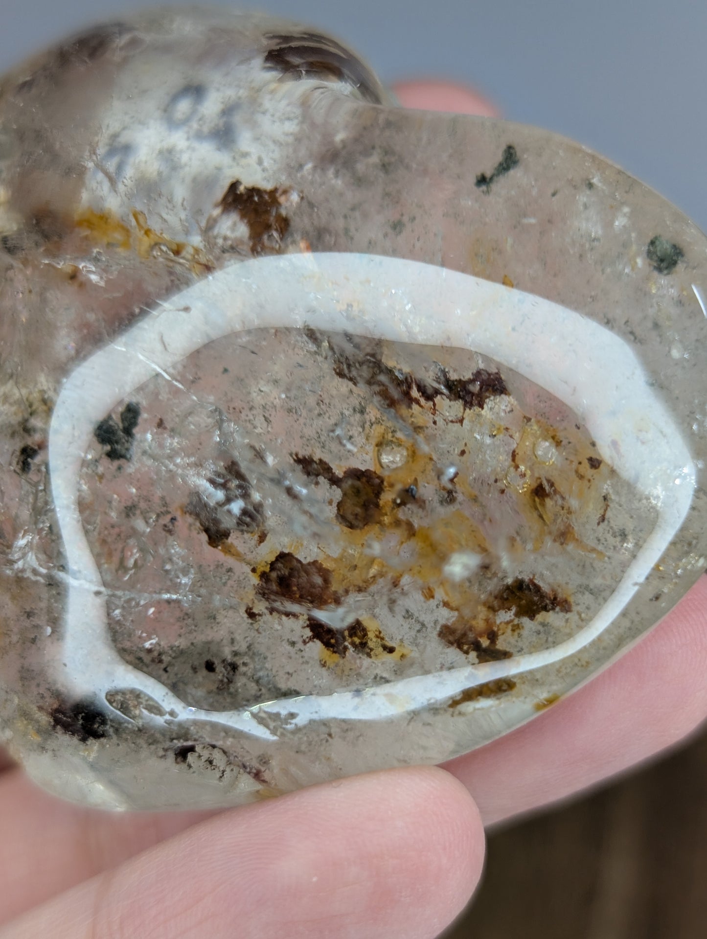 Garden Quartz Heart Carving (AE30)