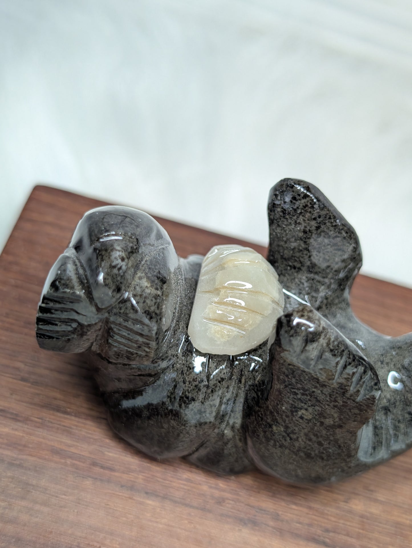 Marble Sea Otter Carving BX65