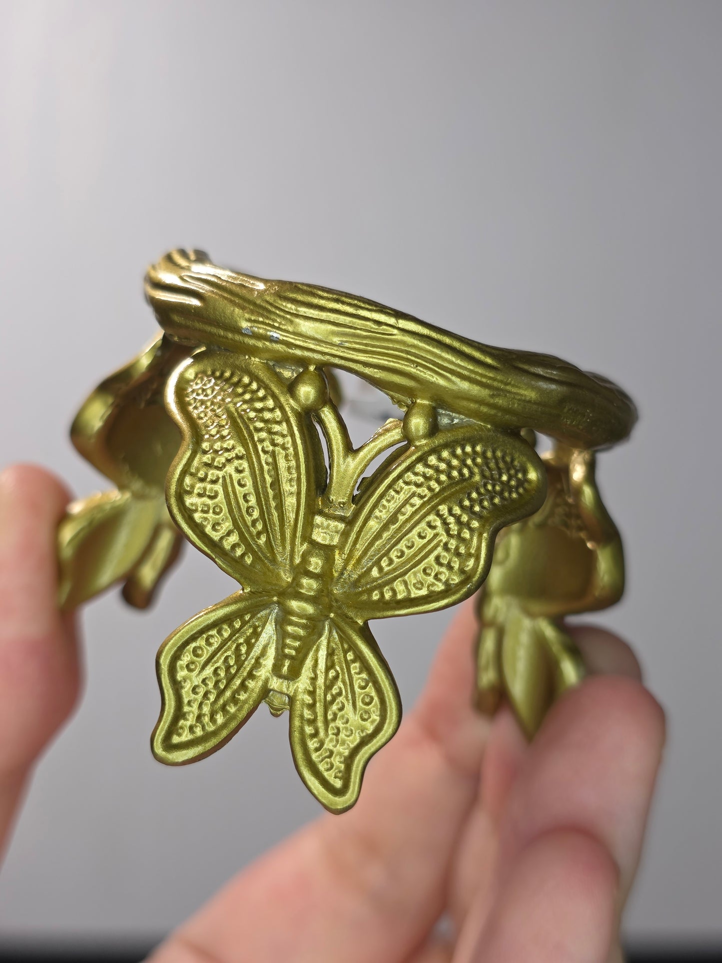 Metal Butterfly Sphere Stand